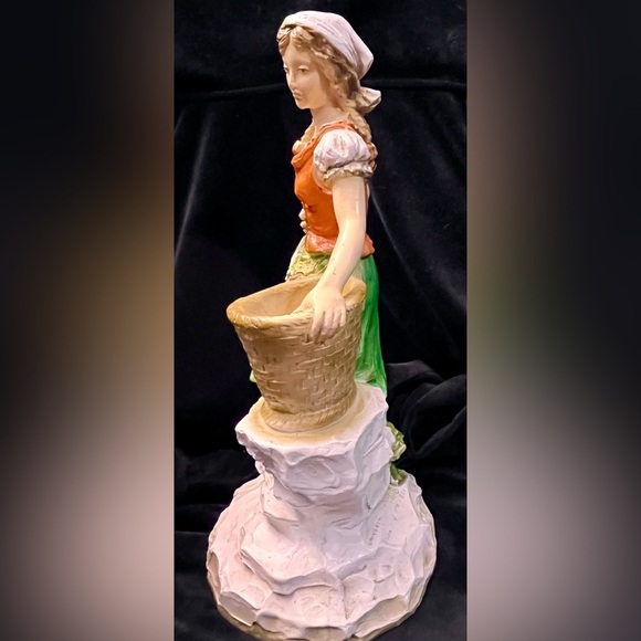 Universal Statuary Chicago 1975 German Italian Peasant Girl Item 821 MCM Retro - Picture 8 of 16